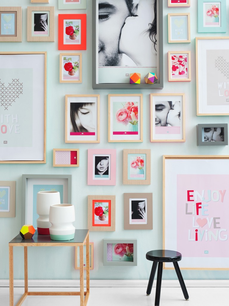 Tonos pastel para decorar la pared con fotos