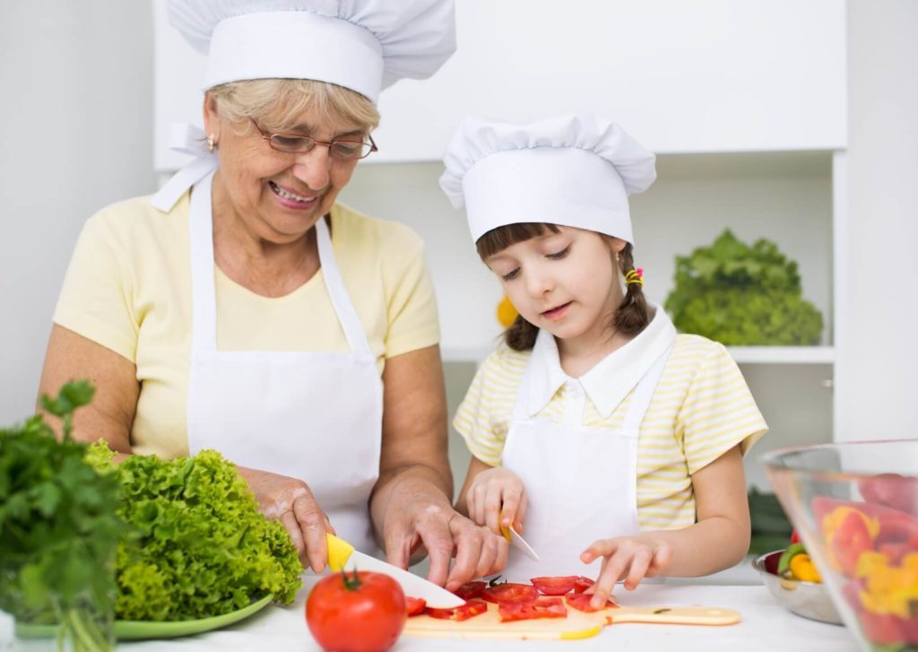 Cómo disfrutar de tus abuelos en el hogar